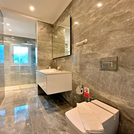 Yagiz-villa With Children's Pool&jacuzzi For 6 People In Gocek *
