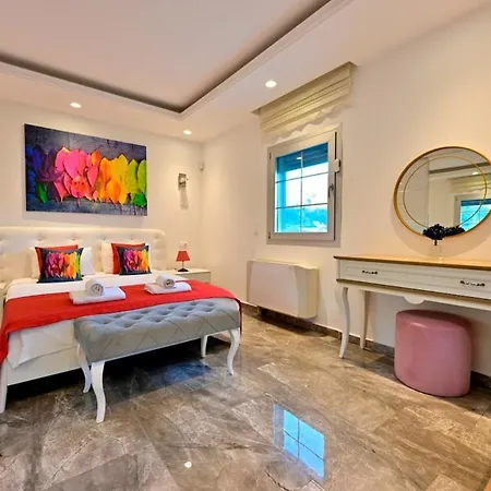 Yagiz-villa With Children's Pool&jacuzzi For 6 People In Gocek فيلة فتحية