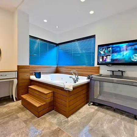 Yagiz-villa With Children's Pool&jacuzzi For 6 People In Gocek فيلة فتحية